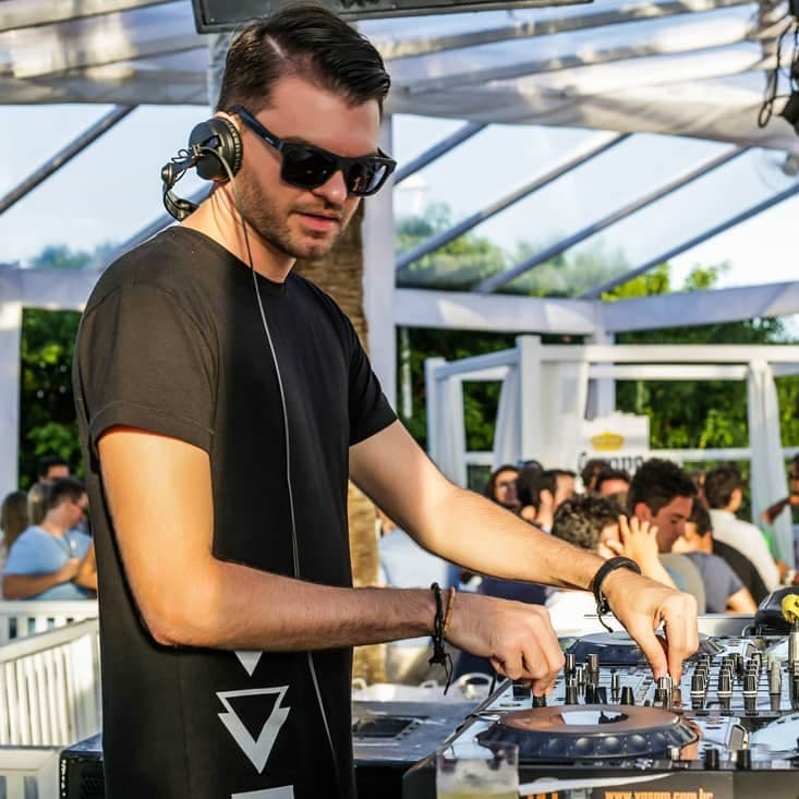 DJ Hope no Café de la Musique